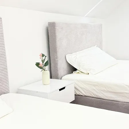 Moderne, Neu Moeblierte In Zentraler Lage 卡斯特罗普-劳克塞尔