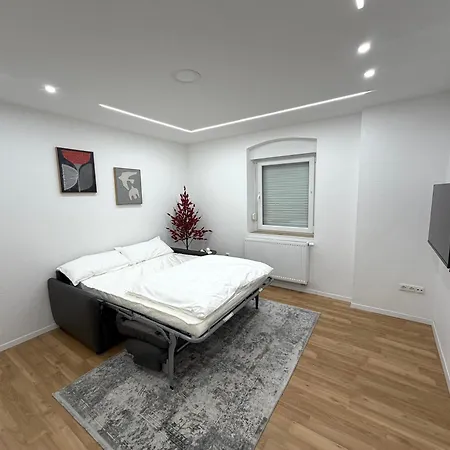 Moderne, Neu Moeblierte In Zentraler Lage 公寓 *