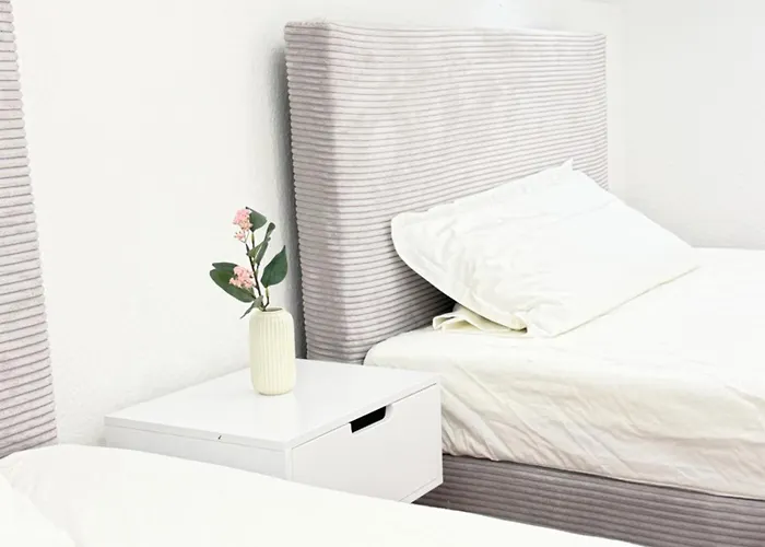 Moderne, Neu Moeblierte In Zentraler Lage 卡斯特罗普-劳克塞尔