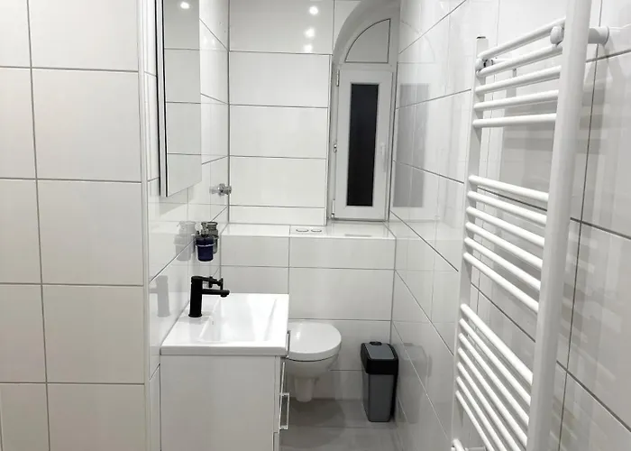 Moderne, Neu Moeblierte In Zentraler Lage 卡斯特罗普-劳克塞尔